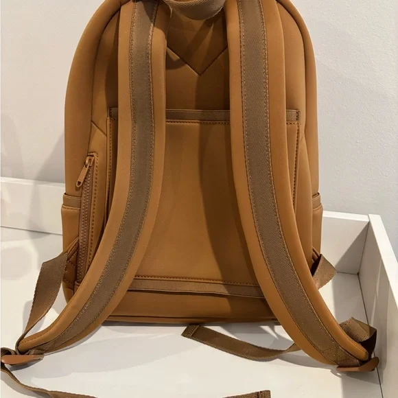 Quince All-Day Neoprene Backpack - Picture 3 of 7